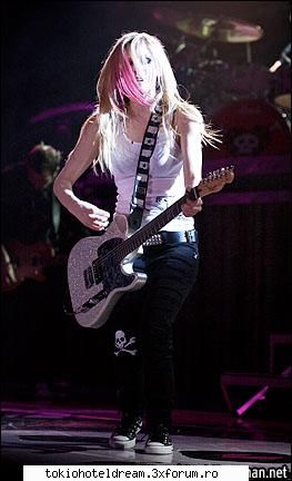 Avril - imi place cum canta la chitara - --Other Bands--