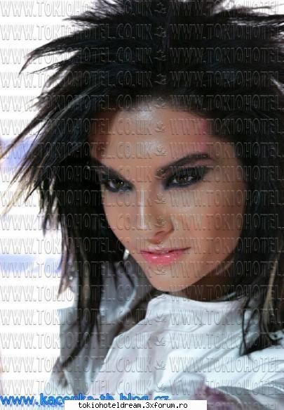 Poze - nu plange... el se da cu gloss sau mi se pare mie? - --Bill Kaulitz--